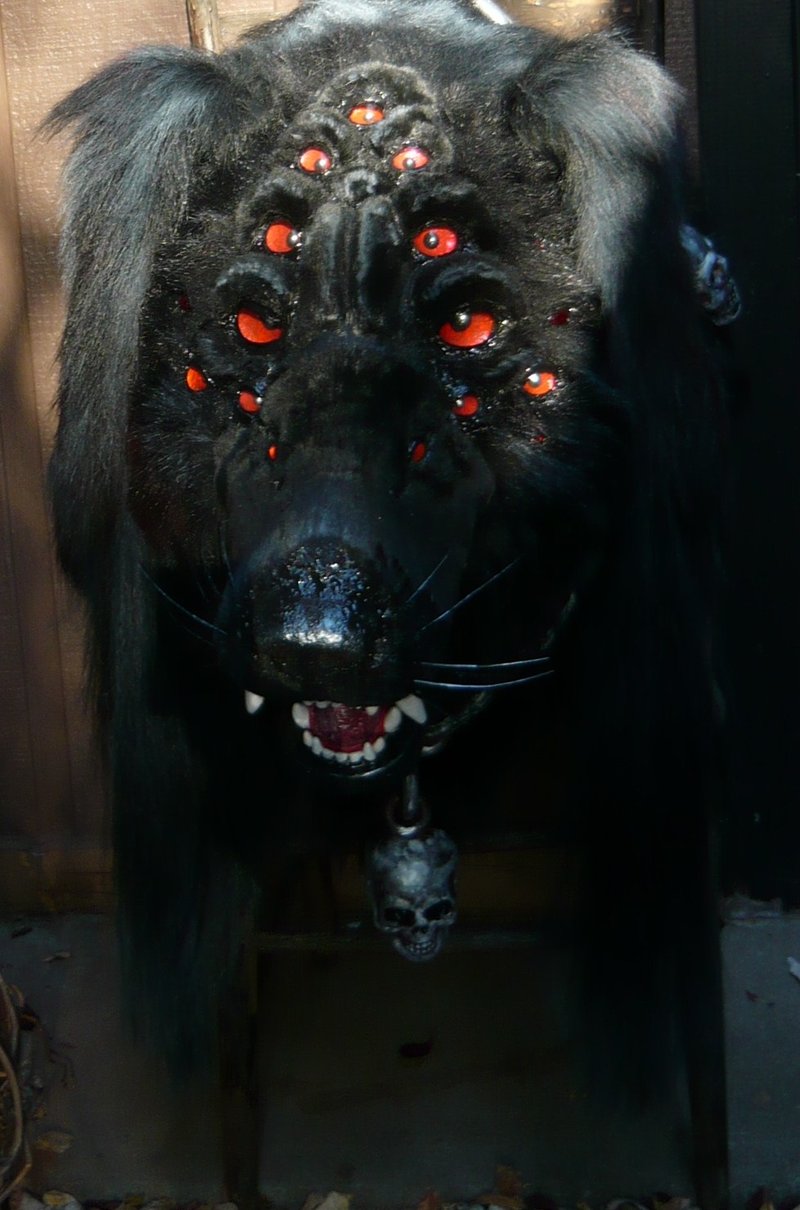 Demon dogs. Цербер Адская гончая Волчонок. Адские гончие псы. Адский пес.